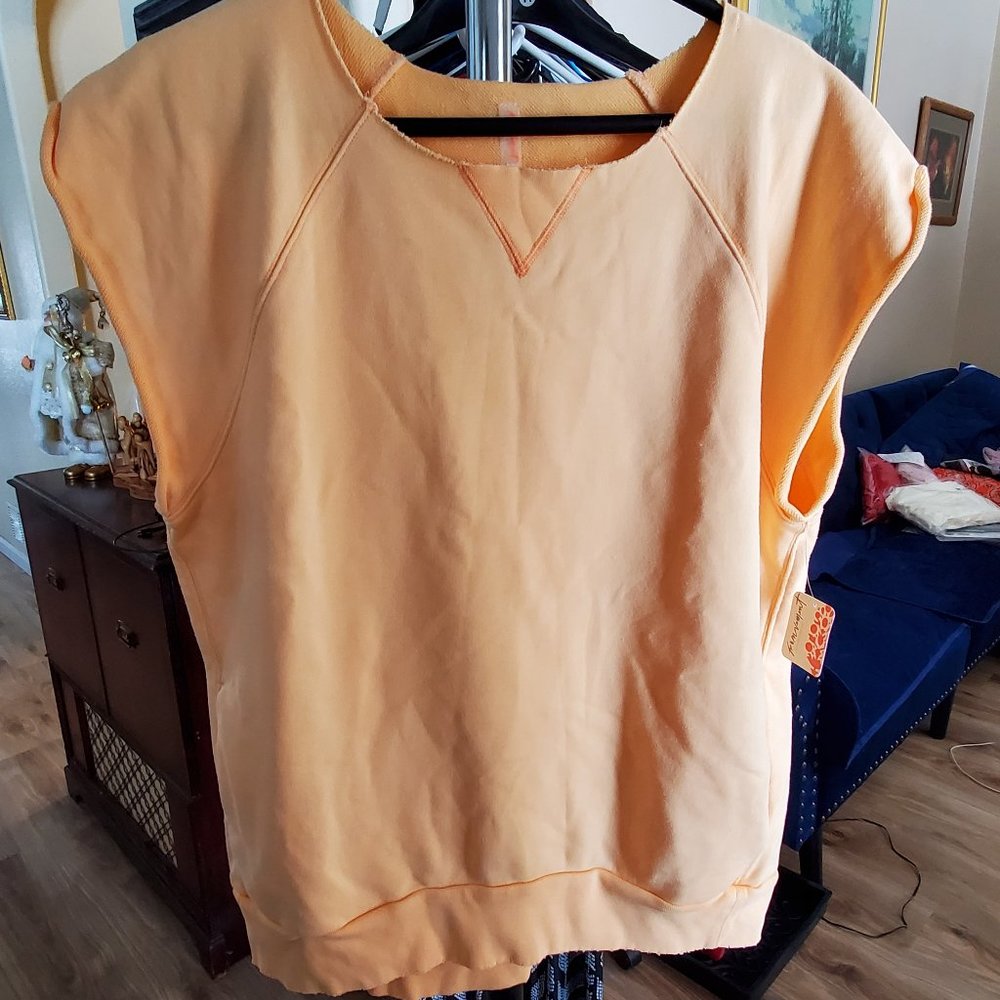 NWT FREE PEOPLE MOVEMENT PEACHY MUSCLE SWEATSHIRT SZ. SMALL OVERSIZED